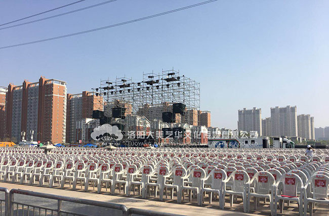 第36屆中國(guó)洛陽牡丹文化節(jié)開幕式觀眾席